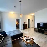 Amazing Large 2,5rooms With Terrace And Parking! *